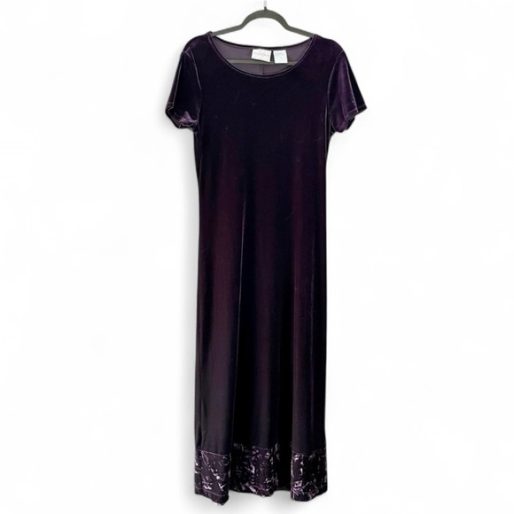 VTG Women’s Size 8 Velvet Purple Short Sleeve Long Dress Goth Witch Vampire - Picture 1 of 8